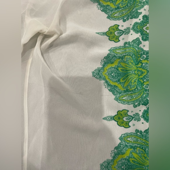 Beautiful Green Paisley blouse by I.N.C - Picture 2 of 6